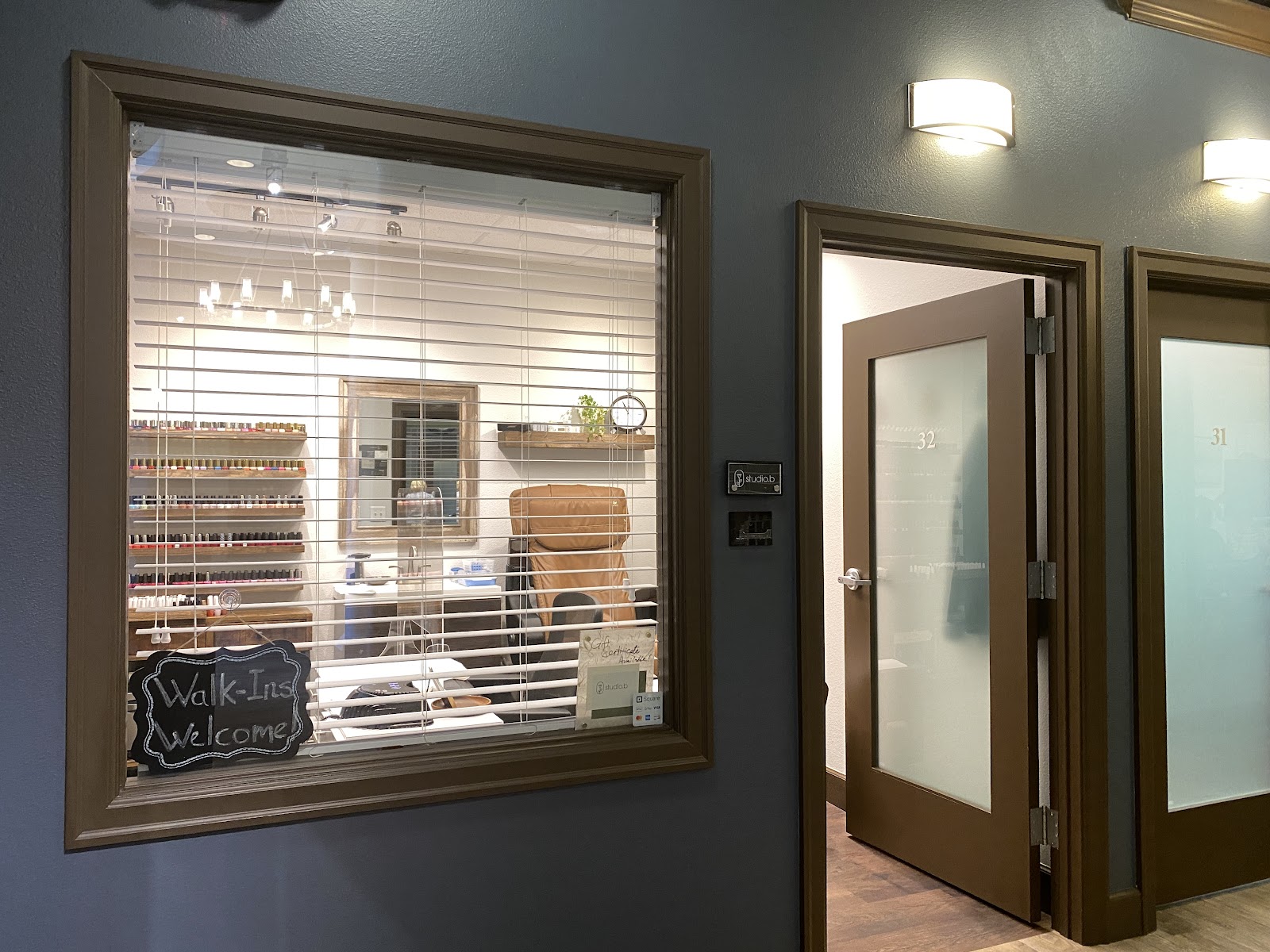 studio b logo
